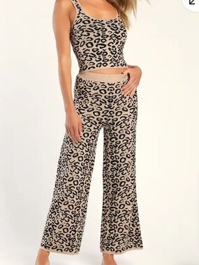 Wild about snuggles lulus xl wide leg leopard pants